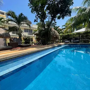 Palms Cove Resort
